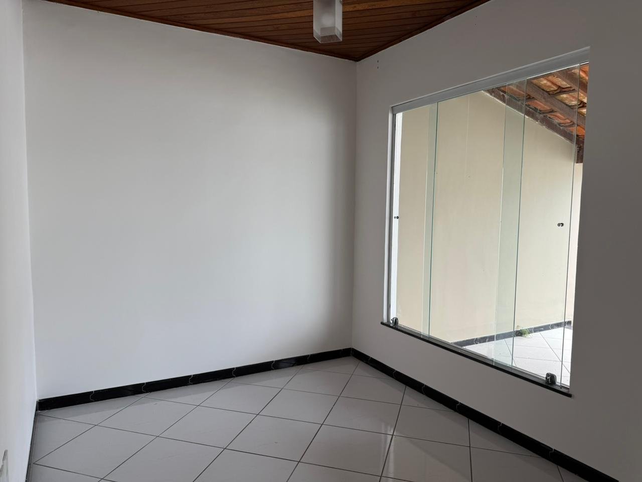 CASA NA AV. ESPERANÇA